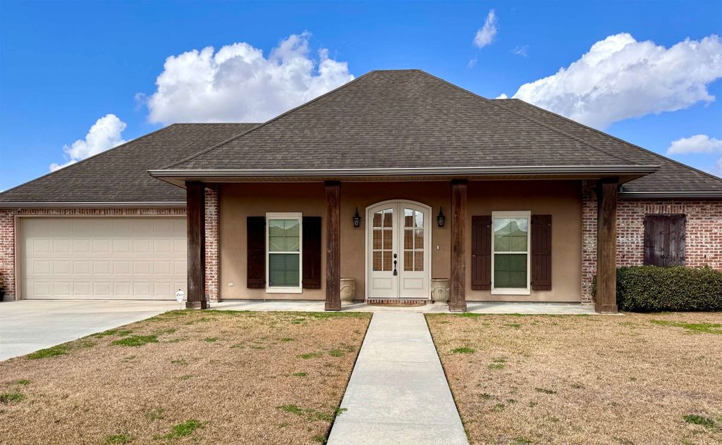 606 Point Pleasant Dr, Berwick, LA 70342