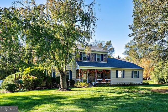 17 PADDOCK DR, Lawrence, NJ 08648