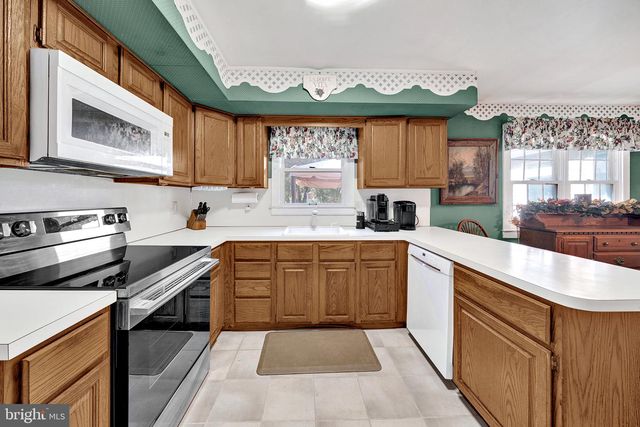 17 PADDOCK DR, Lawrence, NJ 08648