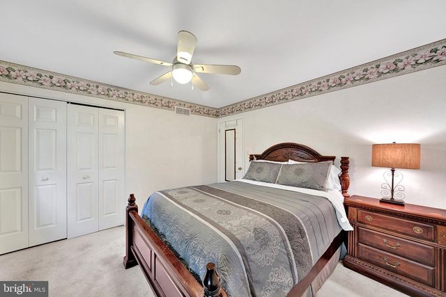 17 PADDOCK DR, Lawrence, NJ 08648