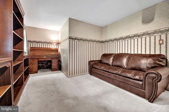 17 PADDOCK DR, Lawrence, NJ 08648