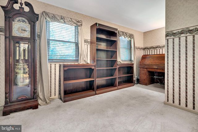 17 PADDOCK DR, Lawrence, NJ 08648