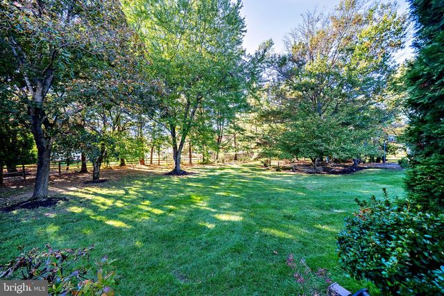 17 PADDOCK DR, Lawrence, NJ 08648
