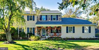 17 PADDOCK DR, Lawrence, NJ 08648
