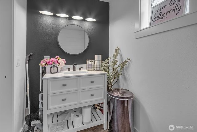 108 Centre Street S, Rainier, WA 98576