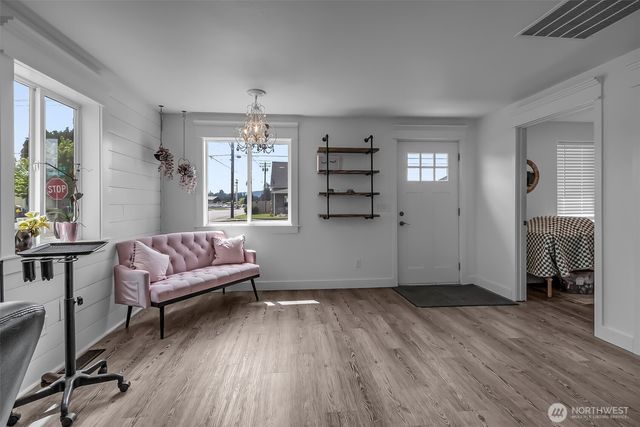 108 Centre Street S, Rainier, WA 98576