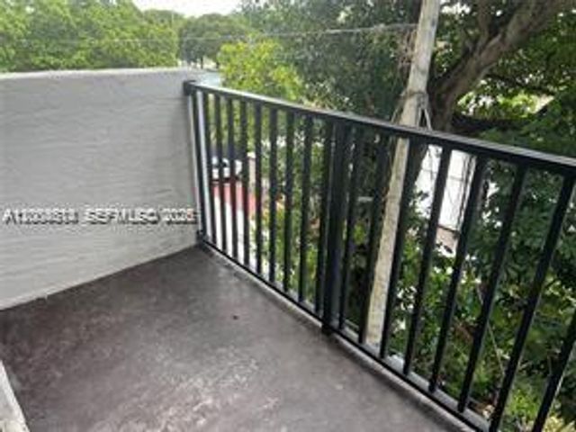 6950 W 6th Avenue 415, Hialeah, FL 33014