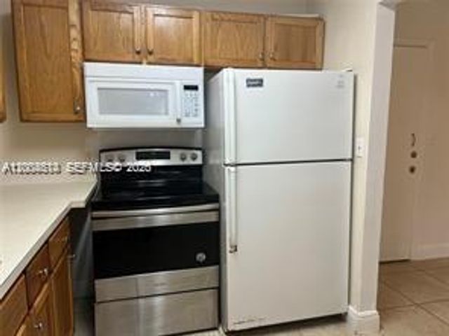 6950 W 6th Avenue 415, Hialeah, FL 33014
