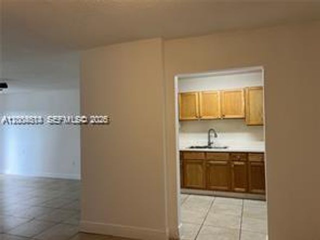 6950 W 6th Avenue 415, Hialeah, FL 33014