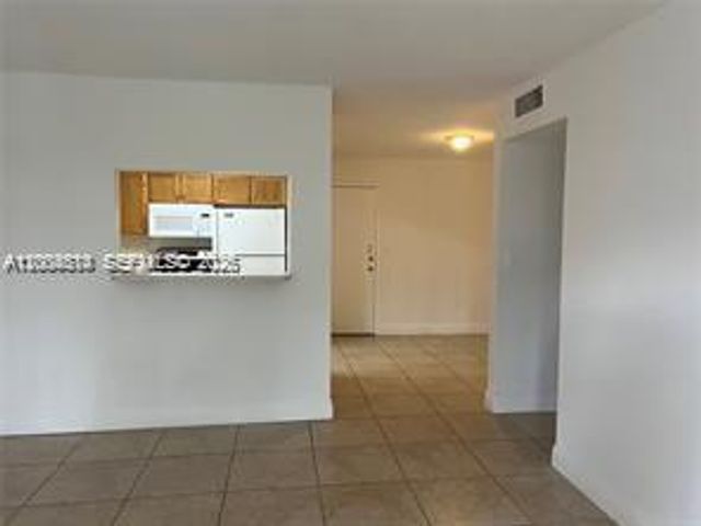 6950 W 6th Avenue 415, Hialeah, FL 33014