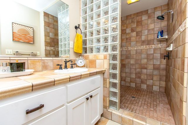 5648 Esmar Rd, Ceres, CA 95307