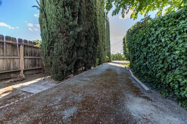 5648 Esmar Rd, Ceres, CA 95307