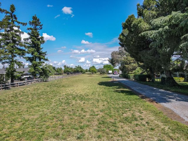 5648 Esmar Rd, Ceres, CA 95307