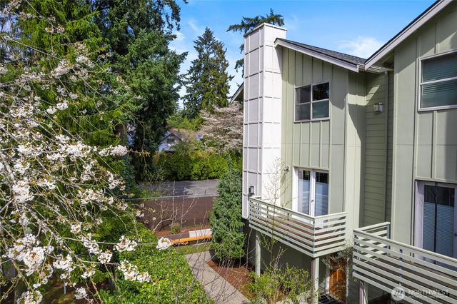 738 N 185th Street, Shoreline, WA 98133