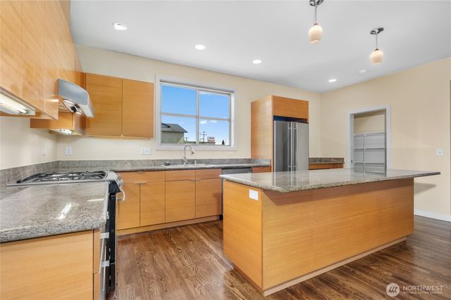 738 N 185th Street, Shoreline, WA 98133