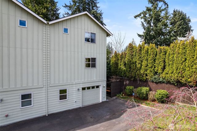 738 N 185th Street, Shoreline, WA 98133