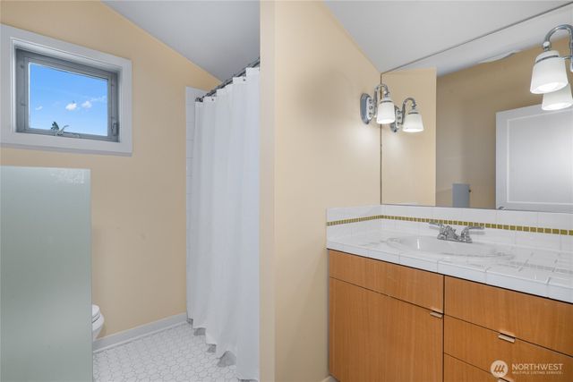 738 N 185th Street, Shoreline, WA 98133