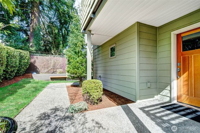 738 N 185th Street, Shoreline, WA 98133