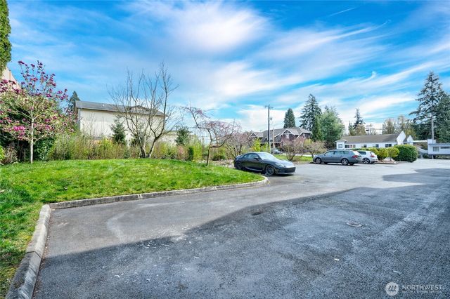 738 N 185th Street, Shoreline, WA 98133