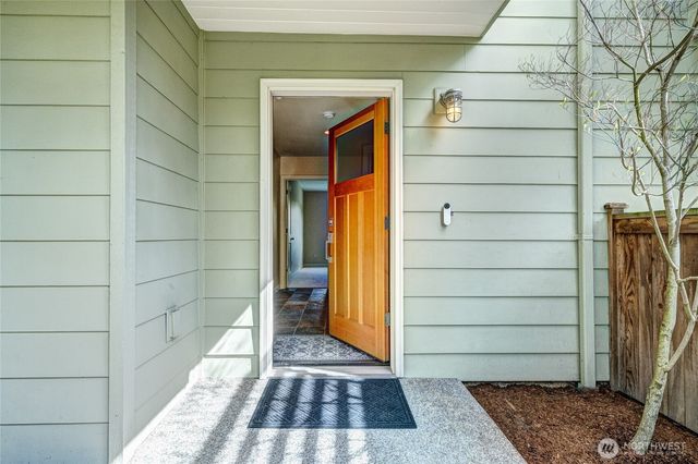 738 N 185th Street, Shoreline, WA 98133