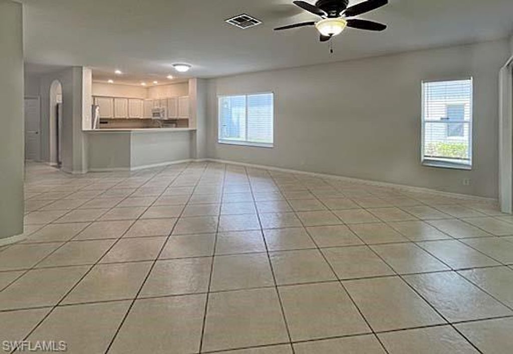 8155 Pacific Beach DR, Fort Myers, FL 33966