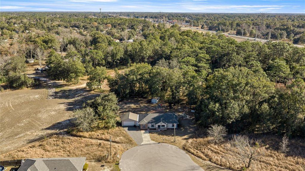 Image 4 of property listing at 6460 PECAN COURSE, Ocala, FL 34472