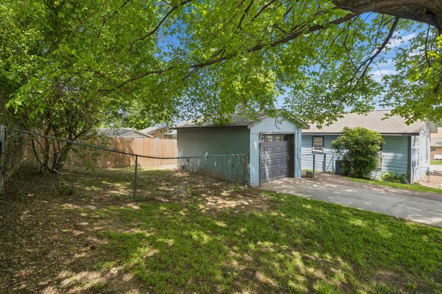 1516 Baxley Street, Carrollton, TX 75006