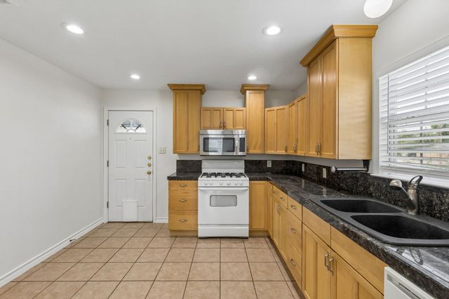 1516 Baxley Street, Carrollton, TX 75006
