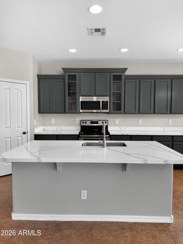 728 W DESERT CANYON Drive, San Tan Valley, AZ 85143