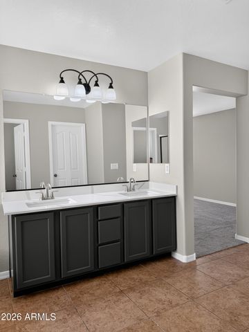 728 W DESERT CANYON Drive, San Tan Valley, AZ 85143