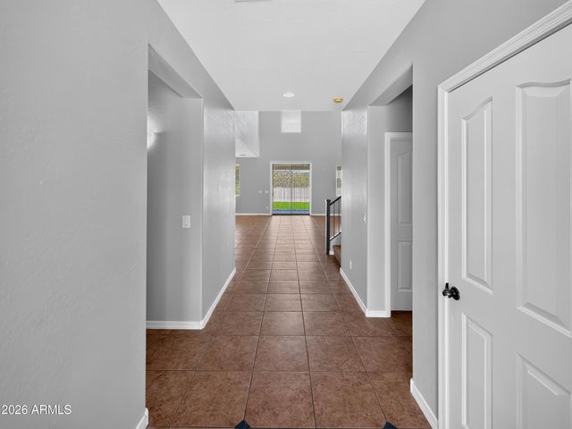 728 W DESERT CANYON Drive, San Tan Valley, AZ 85143