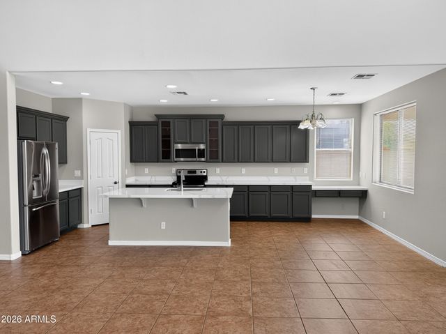728 W DESERT CANYON Drive, San Tan Valley, AZ 85143