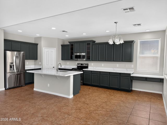 728 W DESERT CANYON Drive, San Tan Valley, AZ 85143
