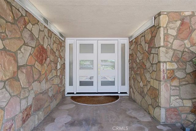 1604 N Laurel Avenue, Upland, CA 91784