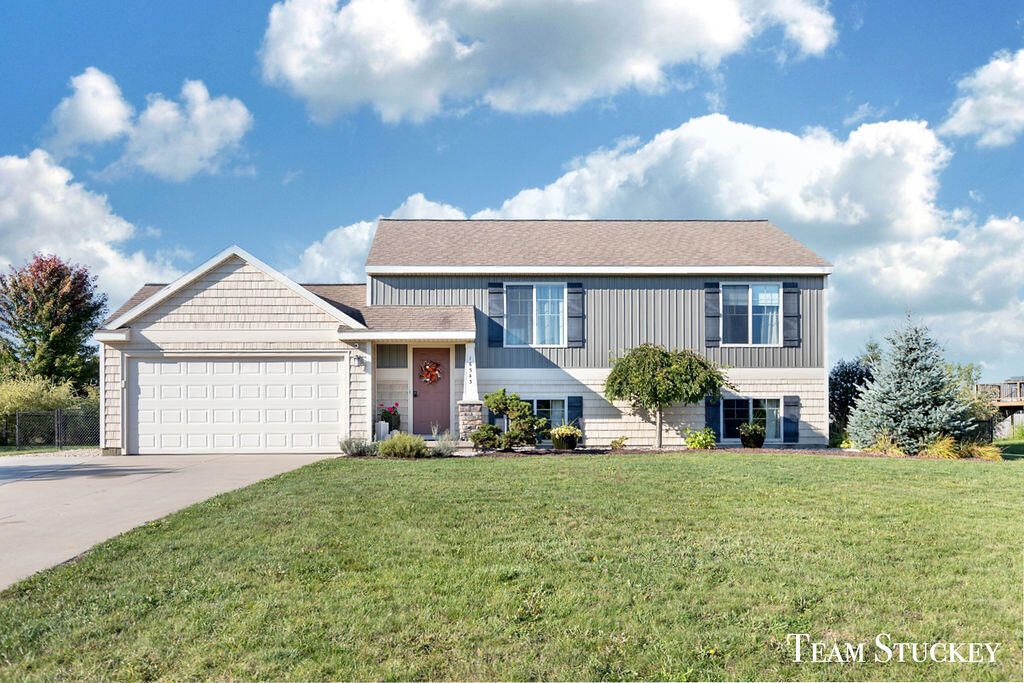 16343 Trent Ridge Drive, Solon Twp, MI 49319