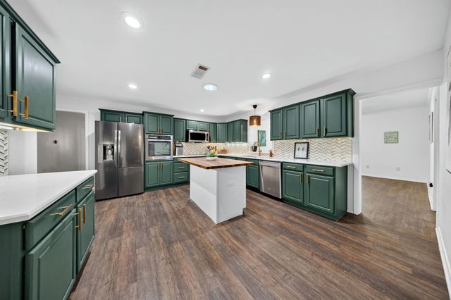 6736 Corona Drive, North Richland Hills, TX 76180