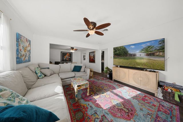 6736 Corona Drive, North Richland Hills, TX 76180