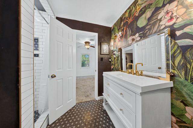 6736 Corona Drive, North Richland Hills, TX 76180