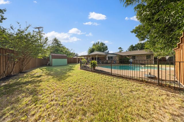 6736 Corona Drive, North Richland Hills, TX 76180
