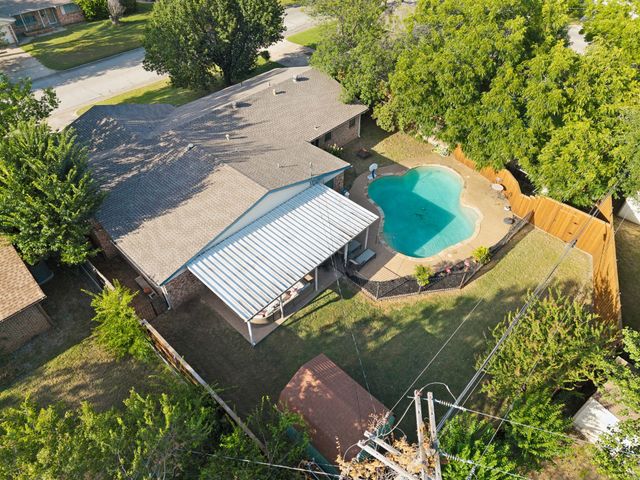 6736 Corona Drive, North Richland Hills, TX 76180