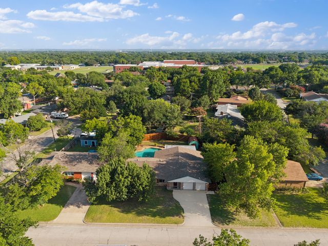 6736 Corona Drive, North Richland Hills, TX 76180
