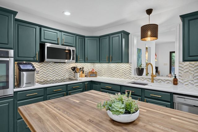 6736 Corona Drive, North Richland Hills, TX 76180