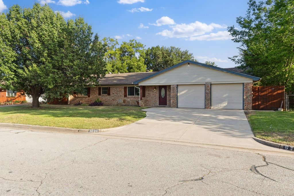 6736 Corona Drive, North Richland Hills, TX 76180