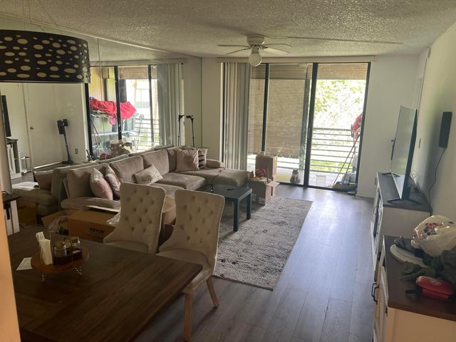 6301 N University Drive, Tamarac, FL 33321