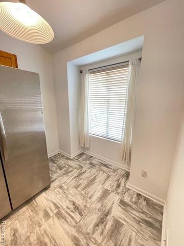 30885 Lee Frank Lane, Madison Heights, MI 48071