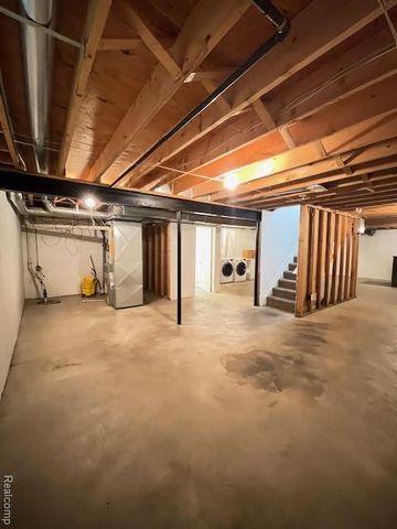 30885 Lee Frank Lane, Madison Heights, MI 48071