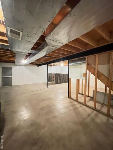 30885 Lee Frank Lane, Madison Heights, MI 48071