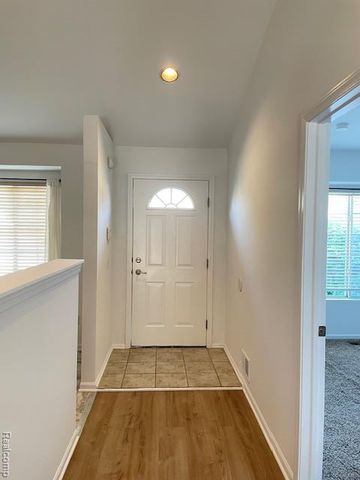 30885 Lee Frank Lane, Madison Heights, MI 48071