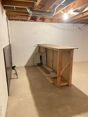 30885 Lee Frank Lane, Madison Heights, MI 48071