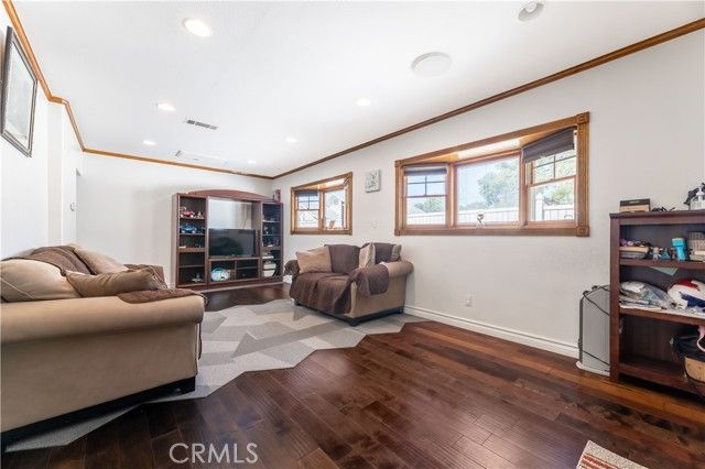 11203 Sheldon Street, Sun Valley (los Angeles), CA 91352